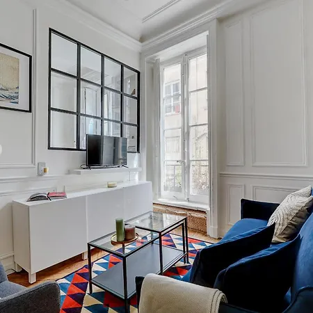 In Le Marais Centre Apartment