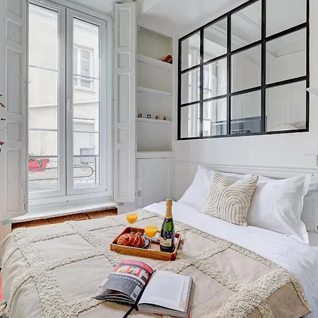 In Le Marais Centre Apartment Paris
