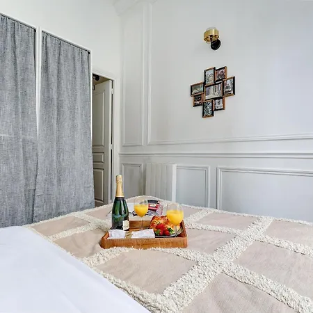 In Le Marais Centre Apartment Paris